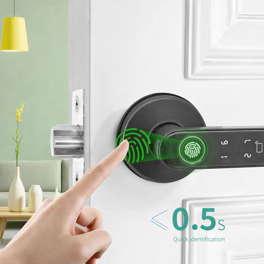 Smarta dörrlås med fingeravtryck, fjärrstyrning via app, upplåsning med lösenord, IC-kort och traditionell nyckel.